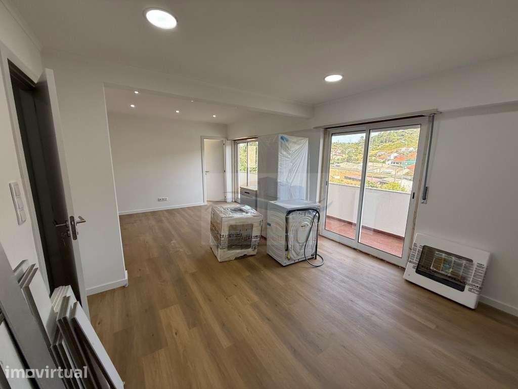 T2 Totalmente Remodelado | Cozinha Equipada | 320.000 € - Grande imagem: 2/13