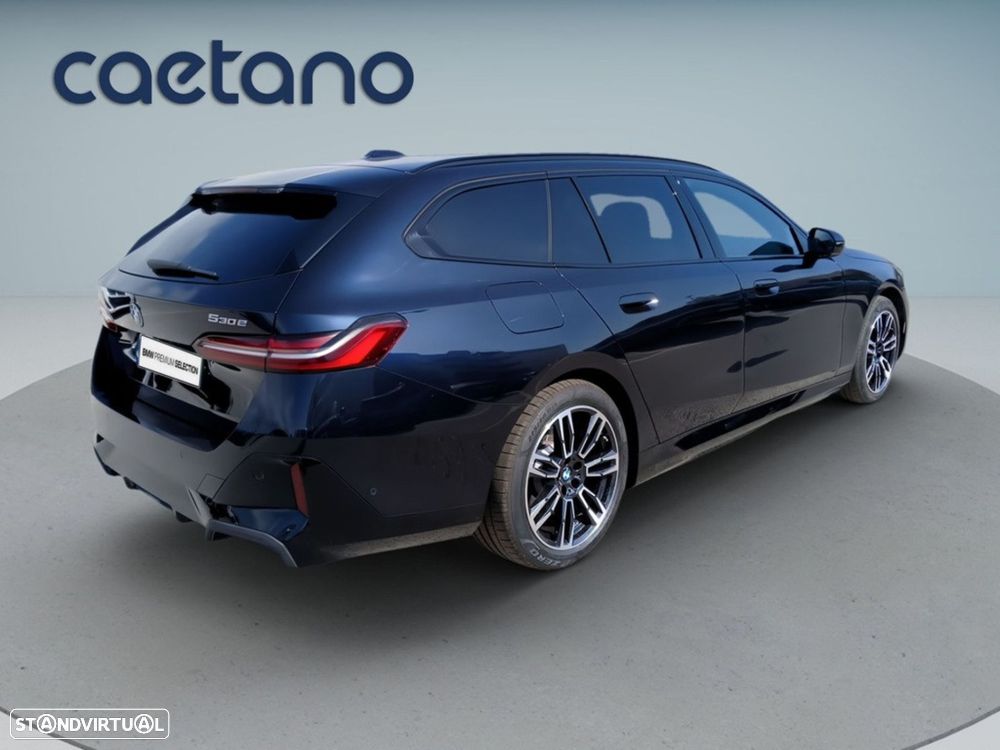 BMW 530 e Pack Desportivo M - 8