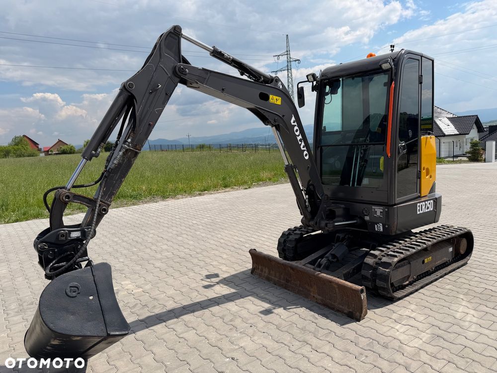 Volvo ECR25D - 9