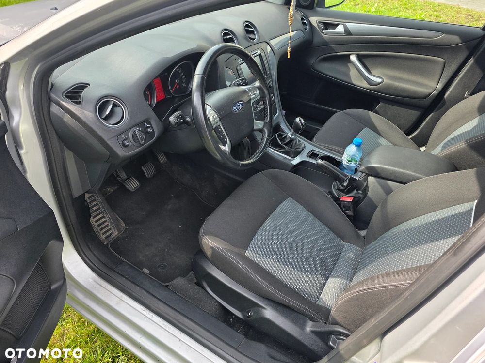 Ford Mondeo 2.0 TDCi Trend - 13