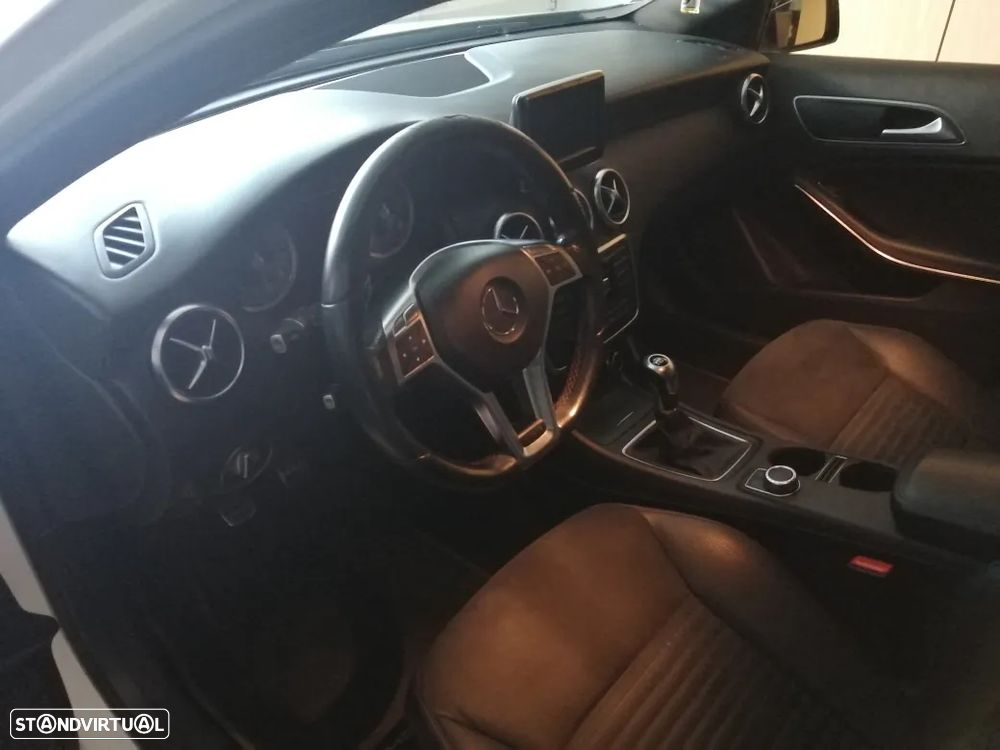 Mercedes-Benz A 180 CDi BE AMG Line - 8