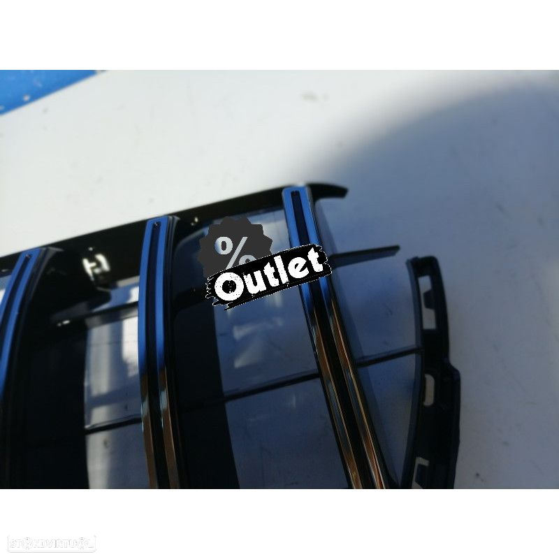 R020006C2 GRELHA FRONTAL MERCEDES CLASE GLC X253 15- LOOK AMG PRETO CROMADO - 3