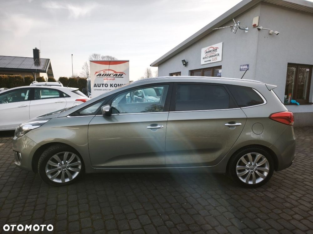 Kia Carens - 2