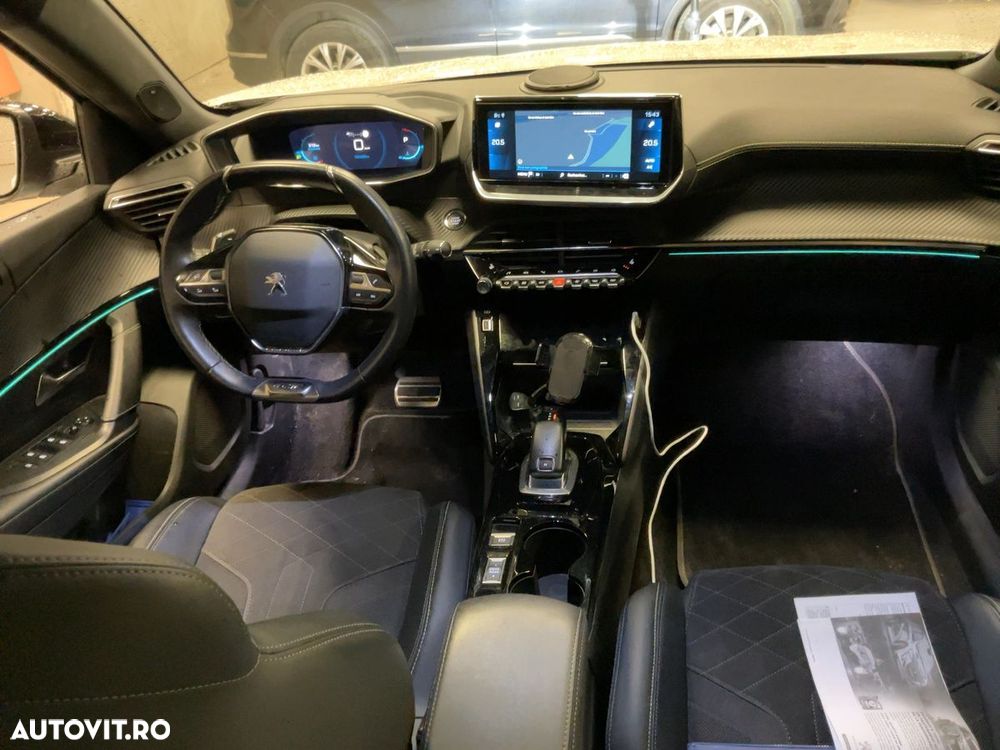 Peugeot 2008 PureTech 130 EAT8 GT - 6