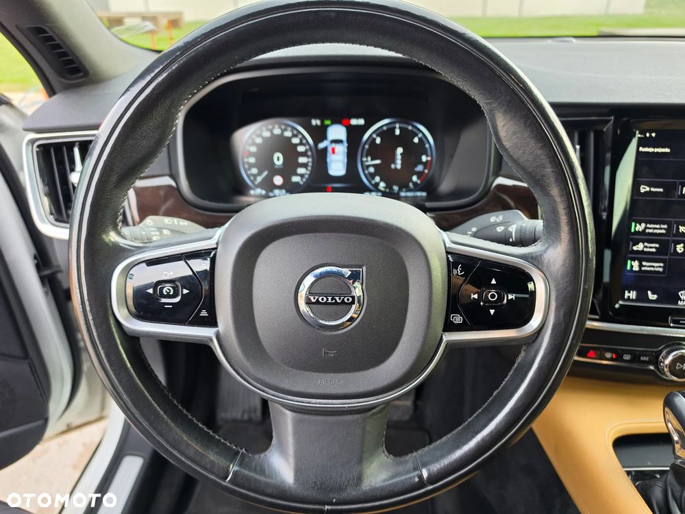 Volvo S90 D4 SCR Momentum Pro - 26