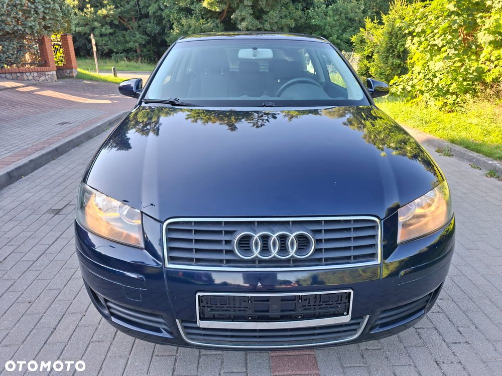 Audi A3 3-drzwiowe 1.6 Attraction - 12