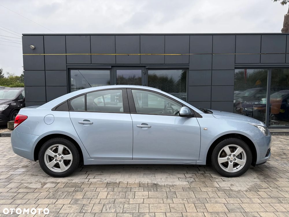 Chevrolet Cruze 1.6 LS - 28