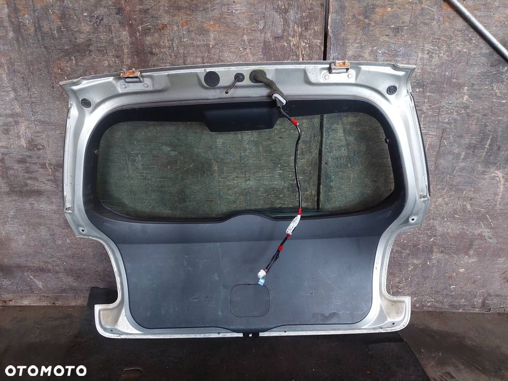 KOMPLETNY TYŁ KLAPA BAGAŻNIKA ZDERZAK LAMPY TOYOTA AURIS I 06-09 1C0 - 13