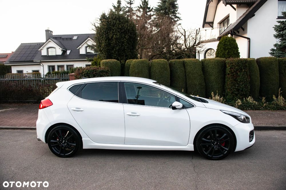 Kia Ceed 1.6 T-GDI GT - 4