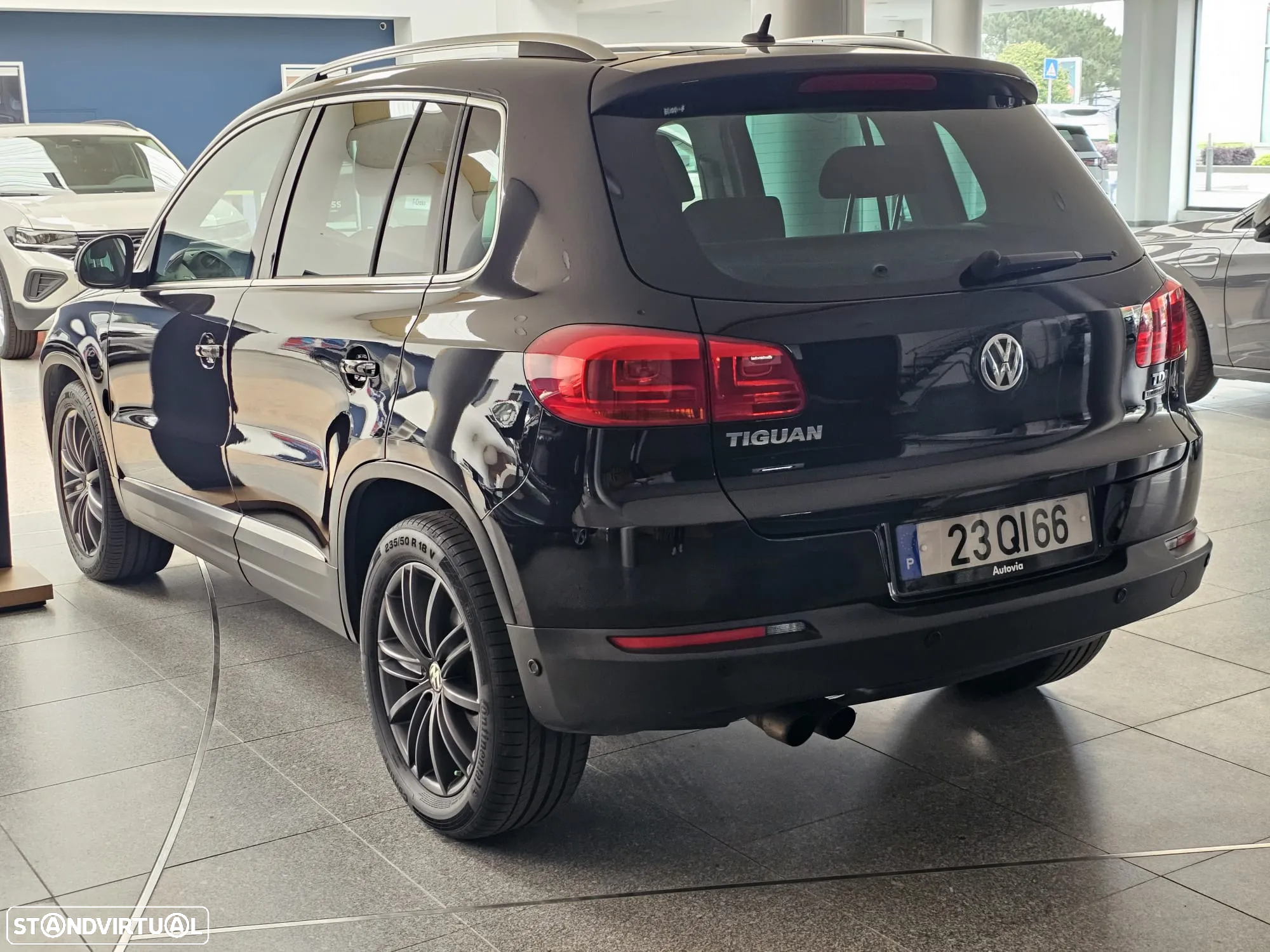 VW Tiguan 2.0 TDi Sport BlueMotion - 4