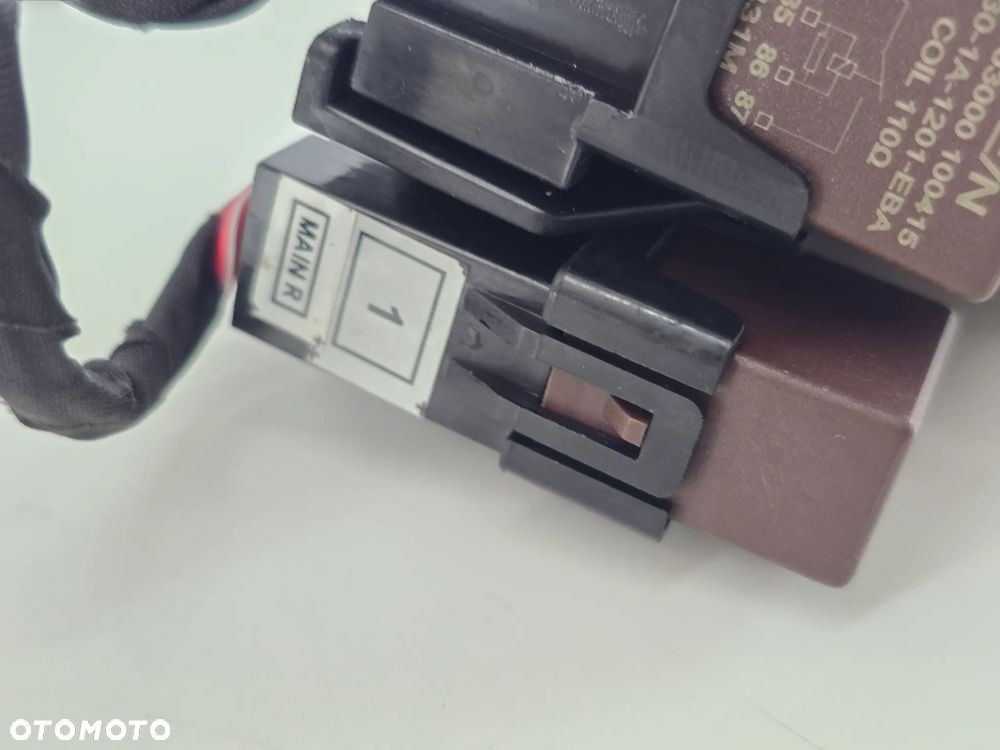 PRZEKAZNIK PRZEKAZNIKI BEZPIECZNIK TRIUMPH SCRAMBLER 400 SPEED - 3