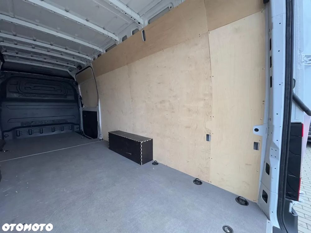 Mercedes-Benz Sprinter 317 - 17