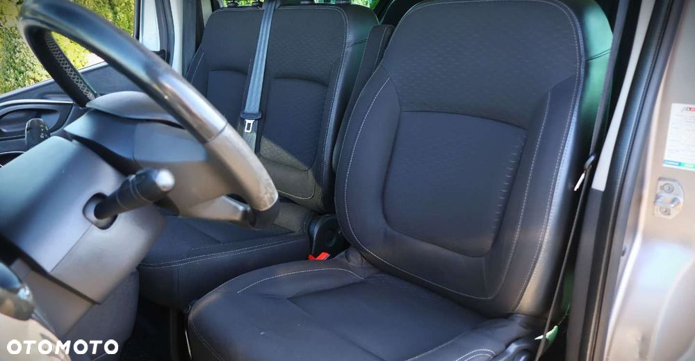 Opel Vivaro - 17