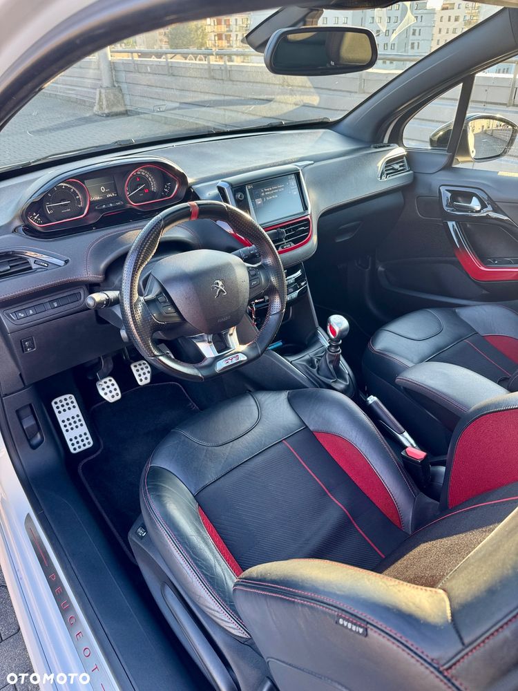Peugeot 208 1.6 THP GTi - 9