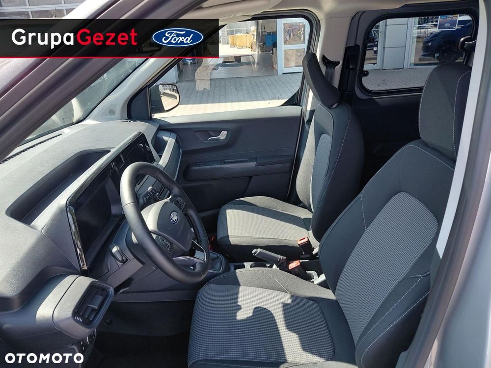 Ford Transit Courier - 11