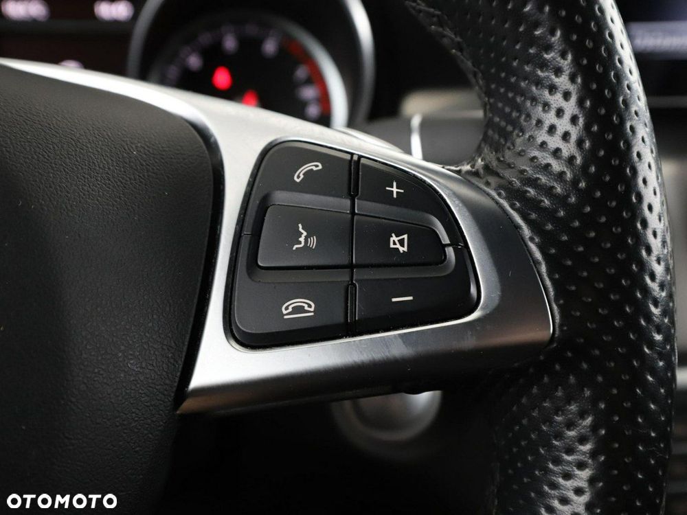 Mercedes-Benz CLA 220 4Matic 7G-DCT AMG Line - 31
