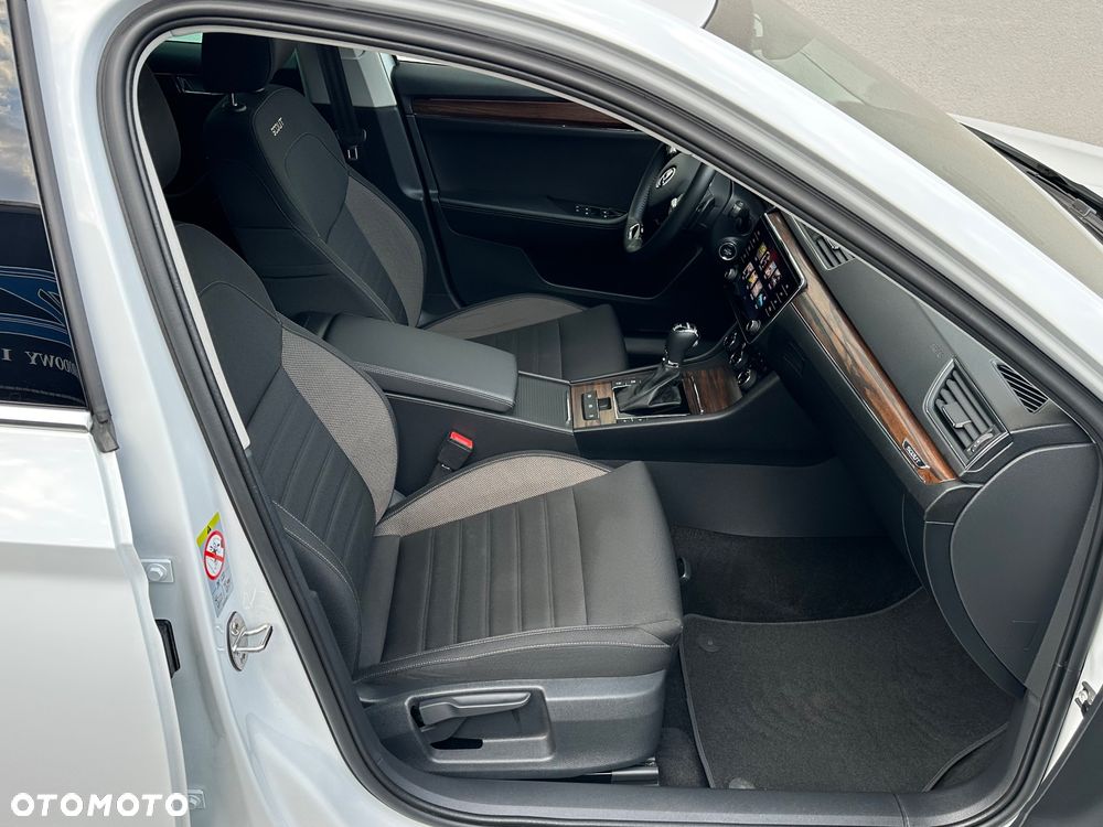 Skoda Superb 2.0 TDI 4x4 DSG Scout - 24