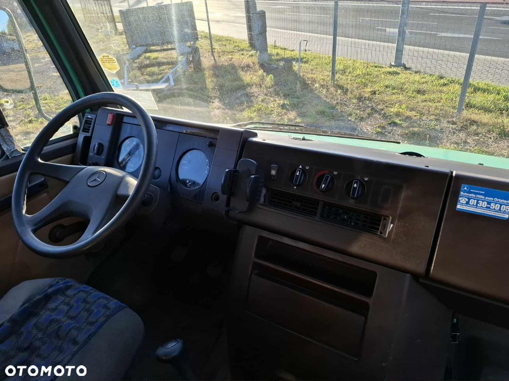 Mercedes-Benz 709D - 8