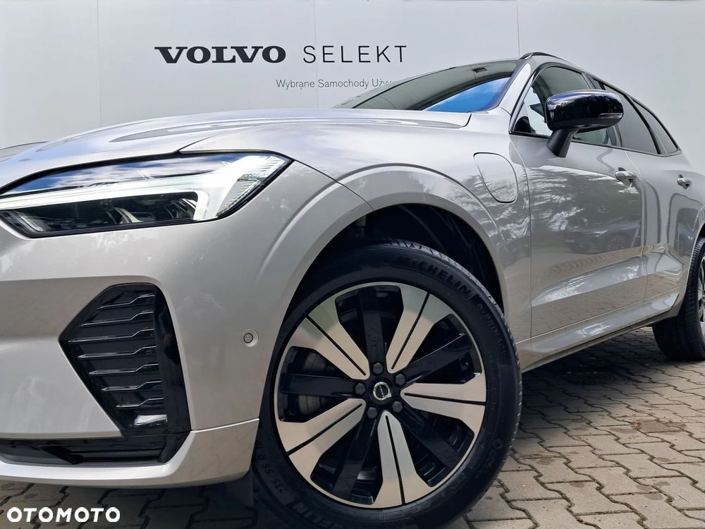 Volvo XC 60 T6 Plug-In Hybrid AWD Plus Dark - 12