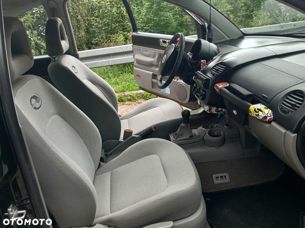 Volkswagen New Beetle - 4