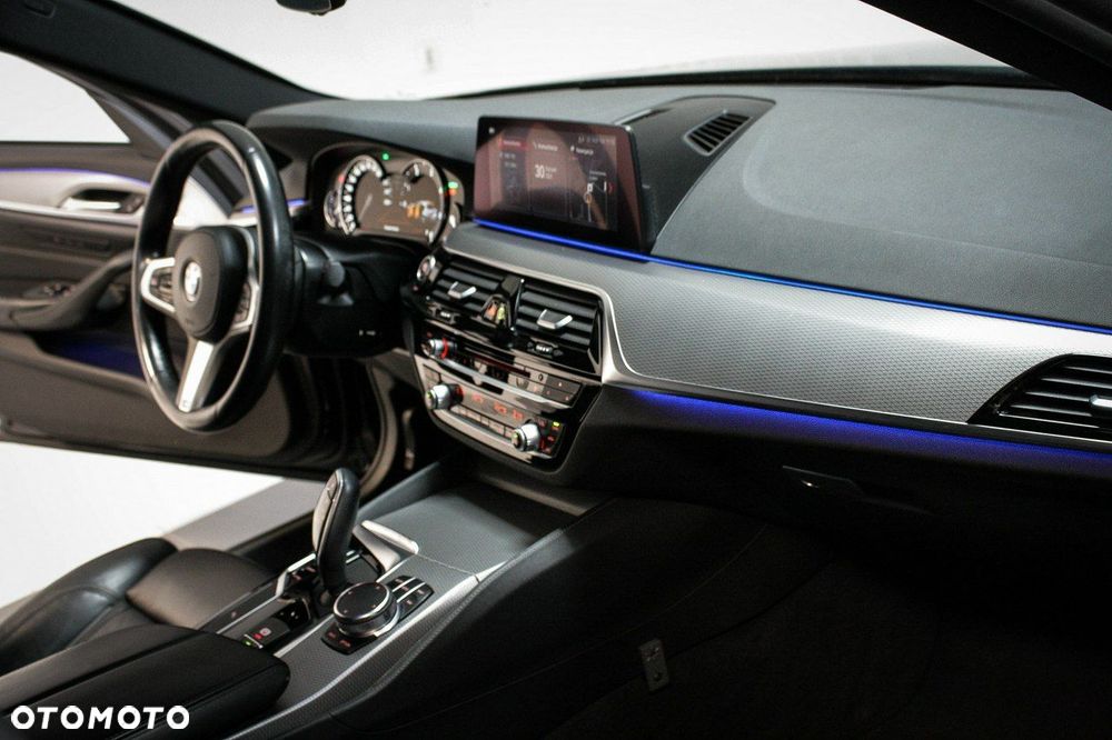 BMW Seria 5 520d M Sport - 17