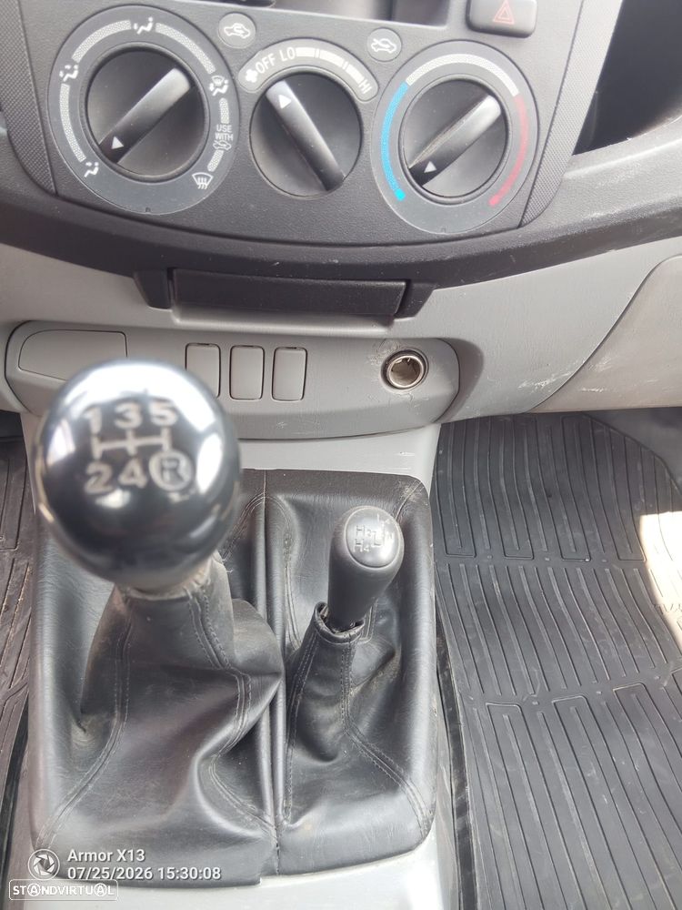 Toyota Hilux 2.5 D-4D 4WD CE - 9