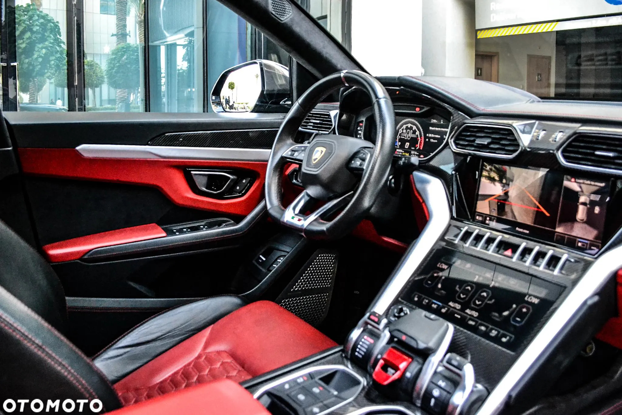 Lamborghini Urus Standard - 20