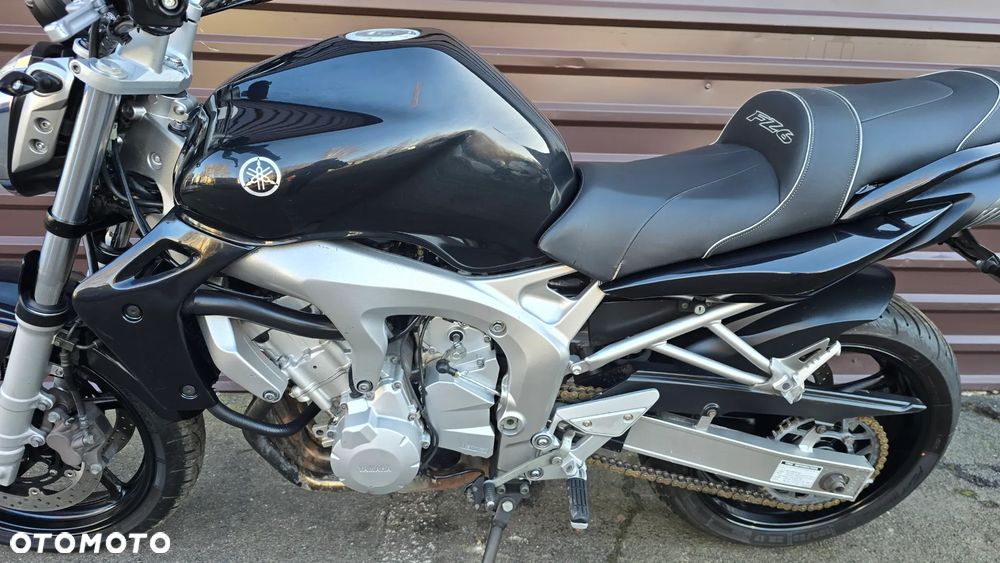 Yamaha FZ6 - 18