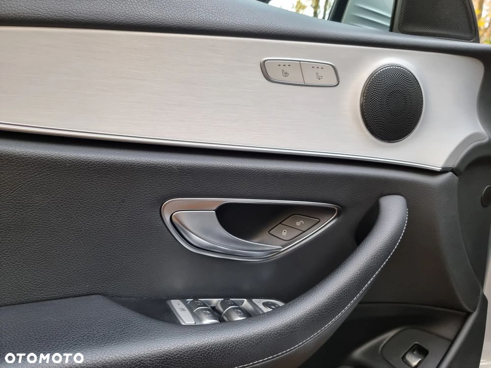 Mercedes-Benz Klasa E - 28