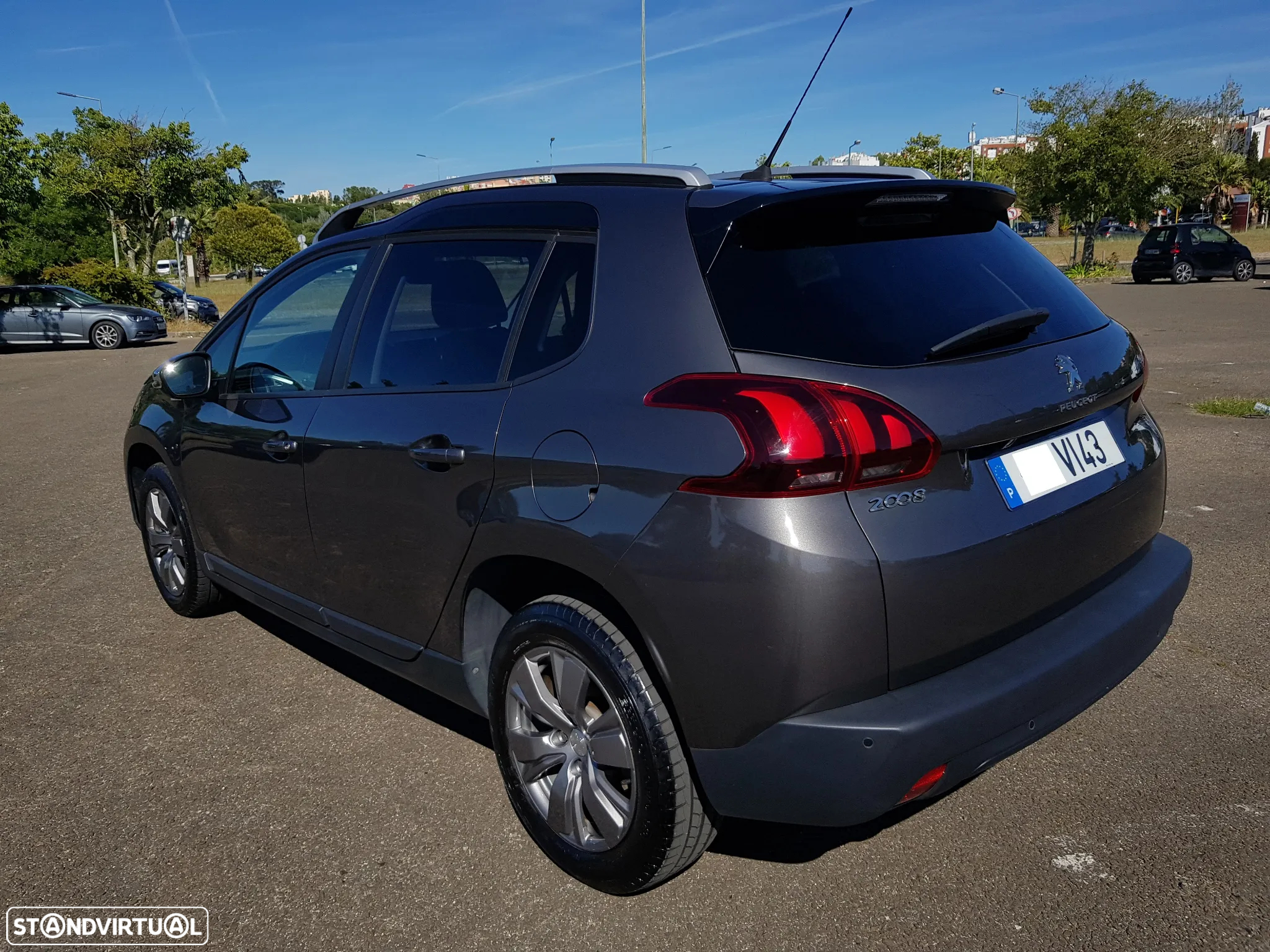 Peugeot 2008 1.5 BlueHDi Style - 4
