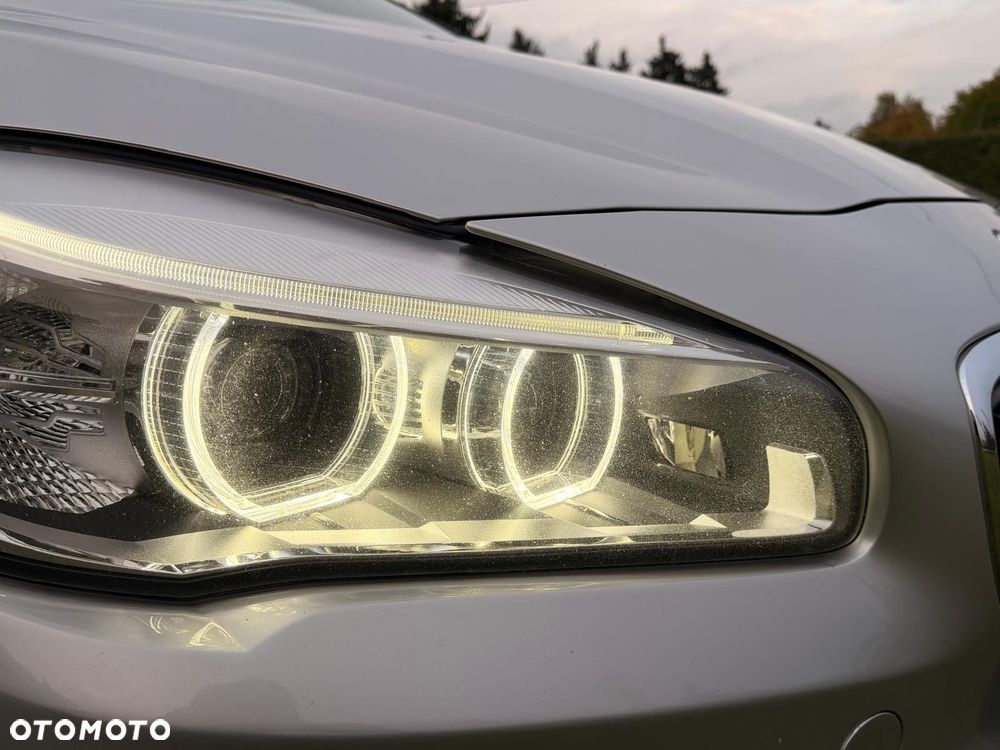 BMW Seria 2 218d - 9
