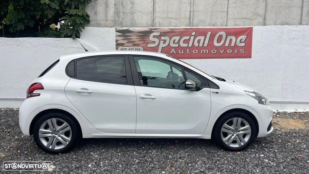 Peugeot 208 1.2 VTi SE Style - 20