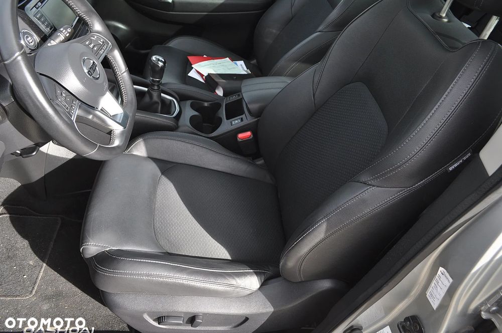 Nissan Qashqai 1.3 DIG-T N-Connecta EU6d - 24