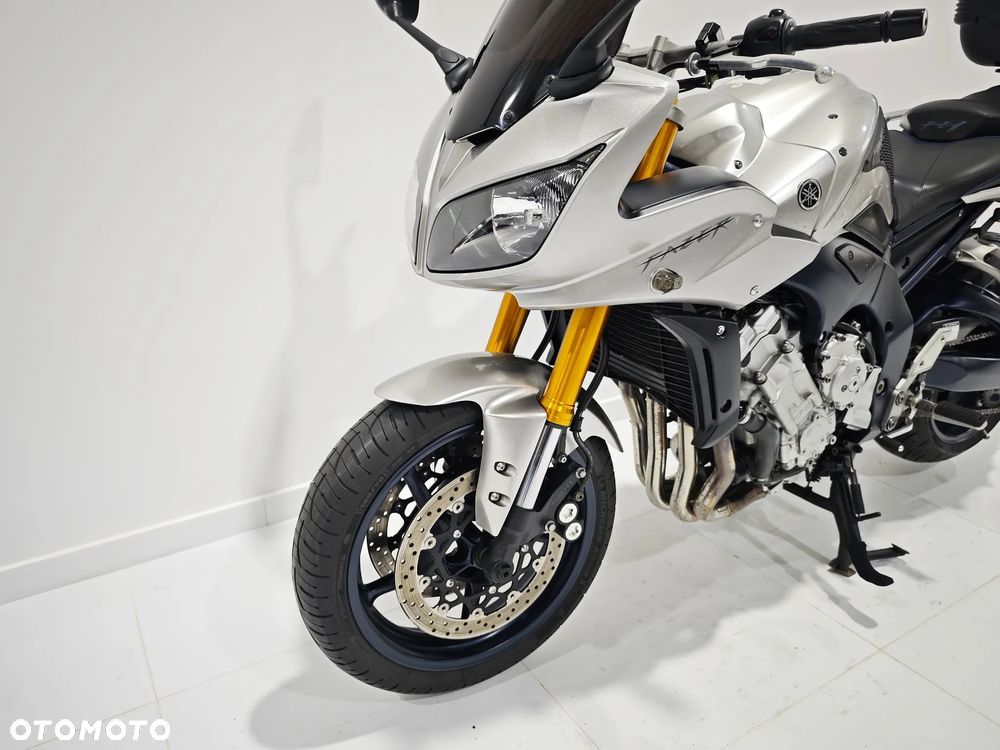 Yamaha FZ - 13