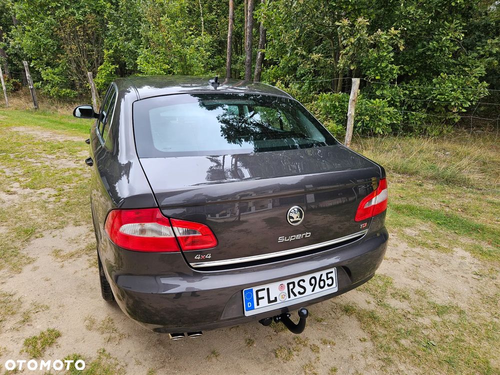 Skoda Superb 2.0 TDI 4x4 Elegance - 16