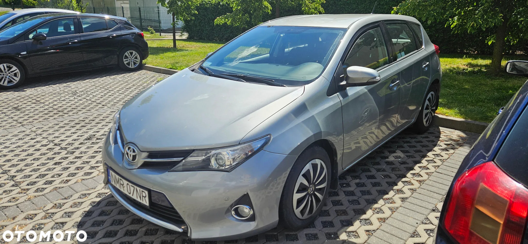 Toyota Auris 1.6 Premium Comfort - 2