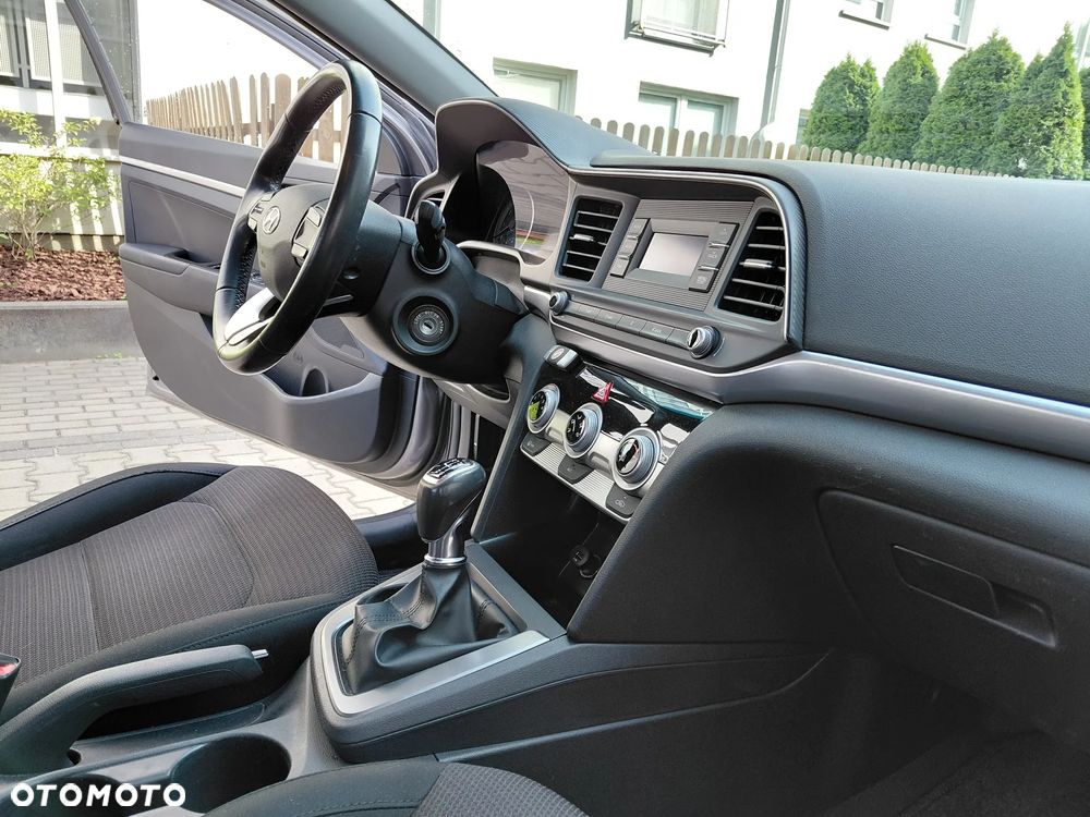 Hyundai Elantra 1.6 Classic Plus - 7