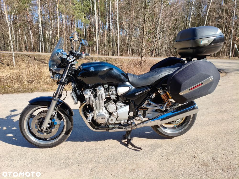 Yamaha XJR - 13