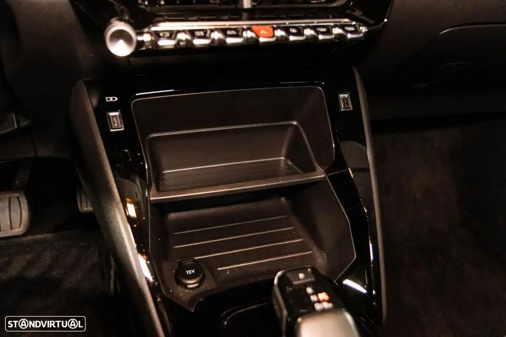 Peugeot e-208 - 29