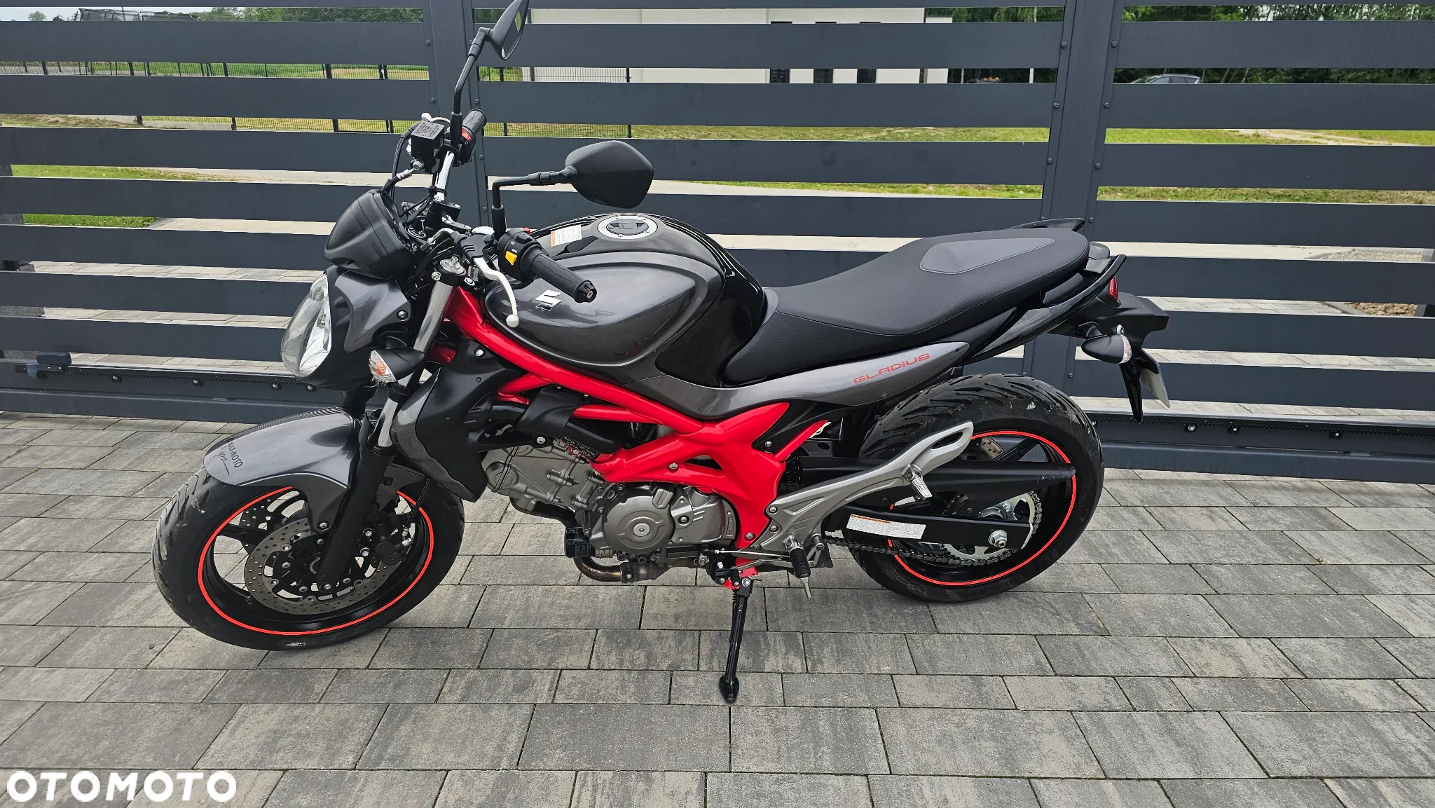 Suzuki Gladius - 2