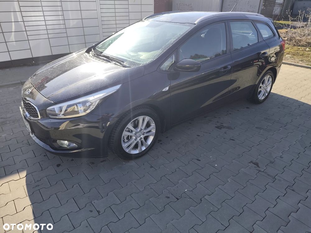 Kia Ceed 1.6 CRDi 128 ISG Dream Team Edition - 1