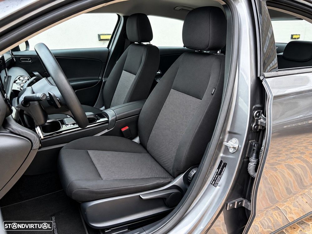 Mercedes-Benz A 180 Limousine d Progressive Aut. - 7