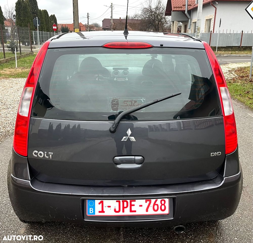 Mitsubishi Colt - 4