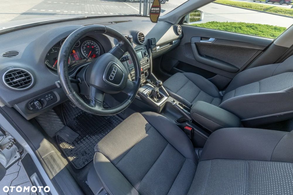 Audi A3 Sportback 2.0 TDI DPF Ambiente - 31