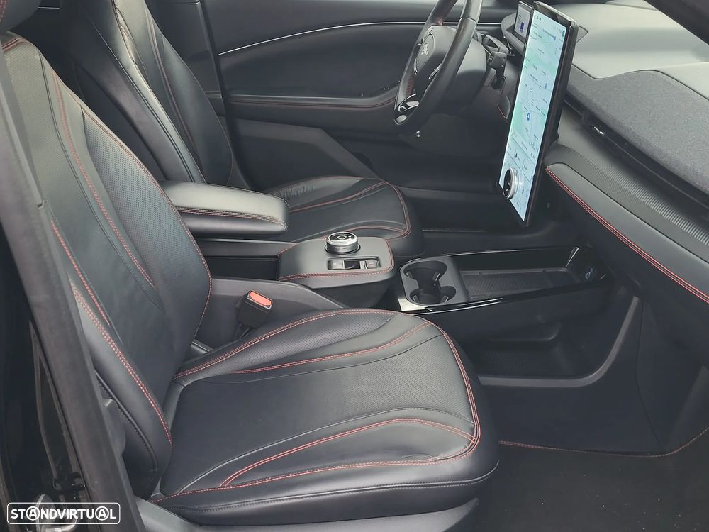 Ford Mustang Mach-E 75.7 kWh Premium AWD - 9