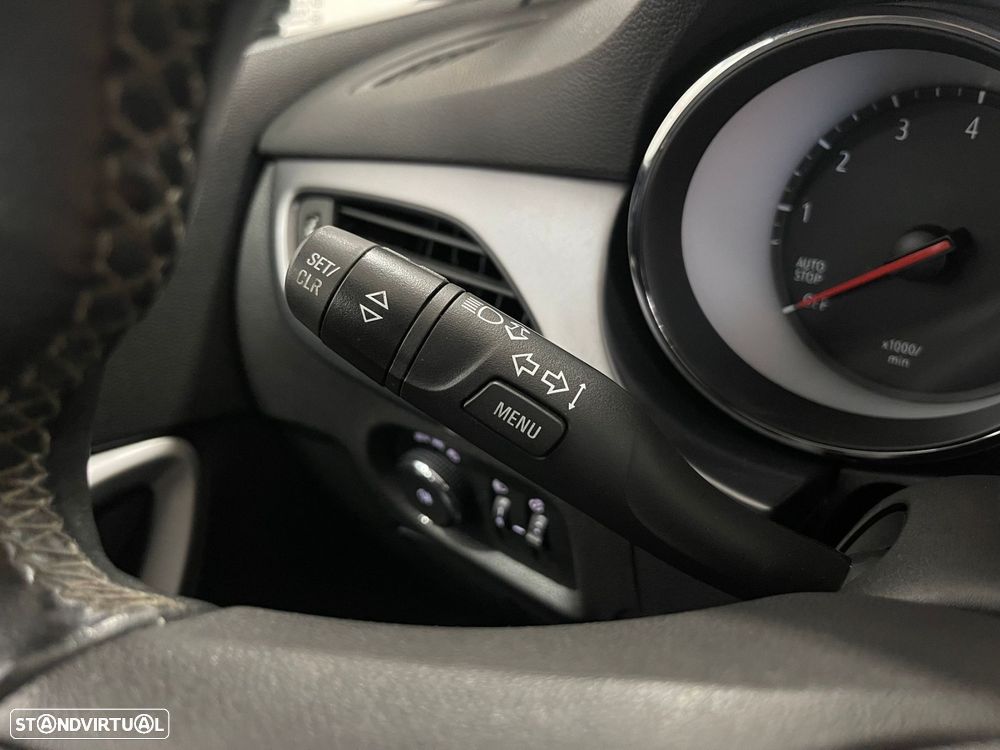 Opel Astra 1.2 Turbo Business Edition - 32