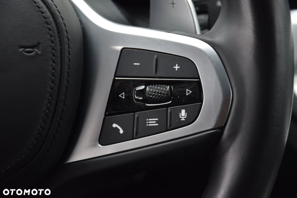 BMW Seria 3 320d xDrive Edition M Sport Shadow - 21