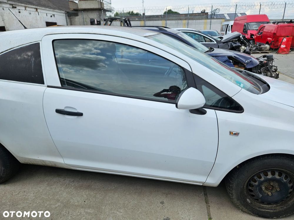 Drzwi lewe prawe Opel Corsa D 2009r Y474 3d hatchback - 2