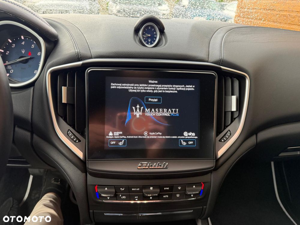 Maserati Ghibli GranSport - 16