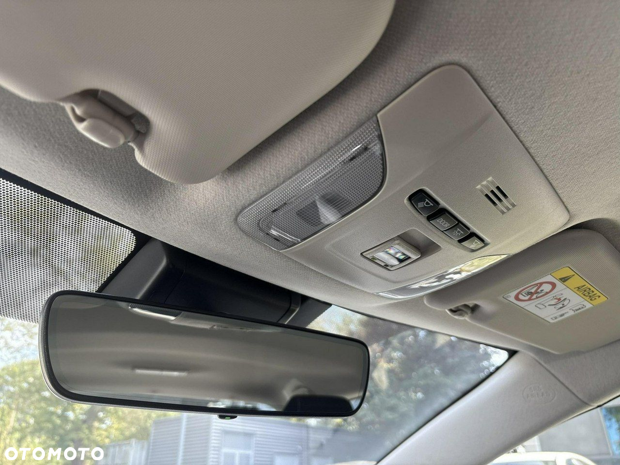 Toyota Corolla 1.8 Hybrid Comfort - 29